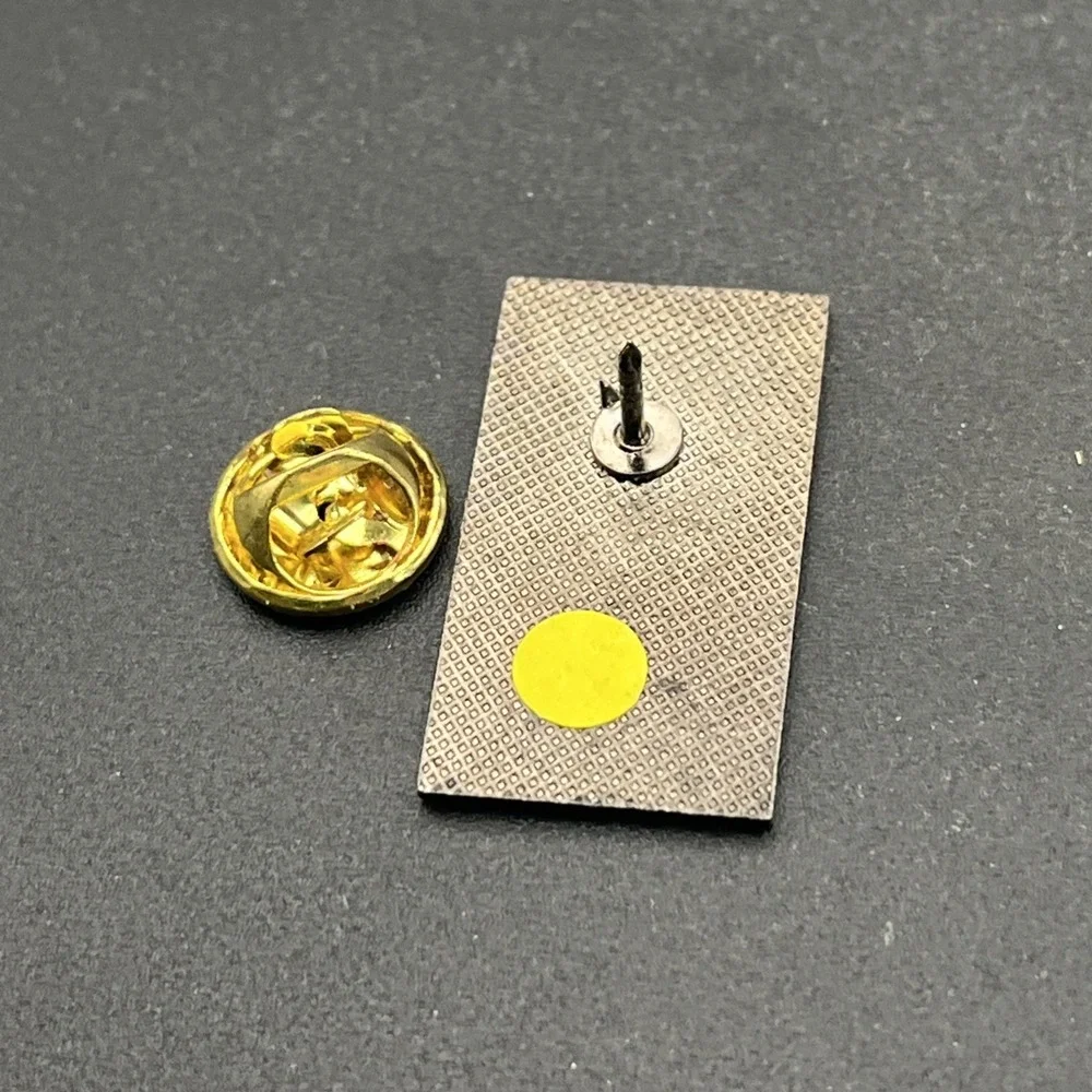 Latin Quarter Orlando Florida South America Lapel Hat Pin